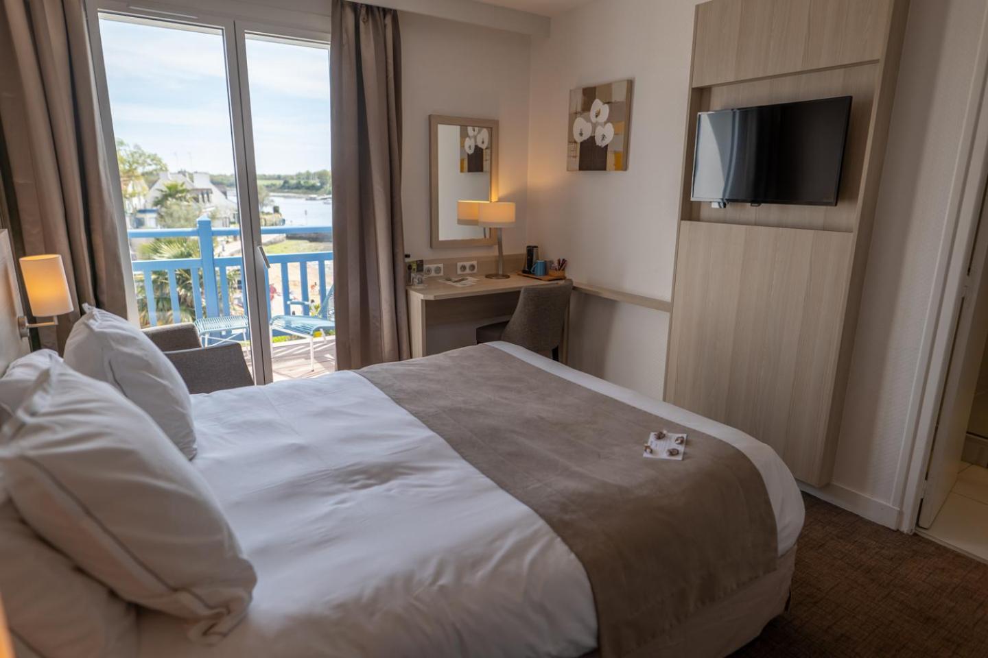 Western Le Roof Bord De 3* Vannes